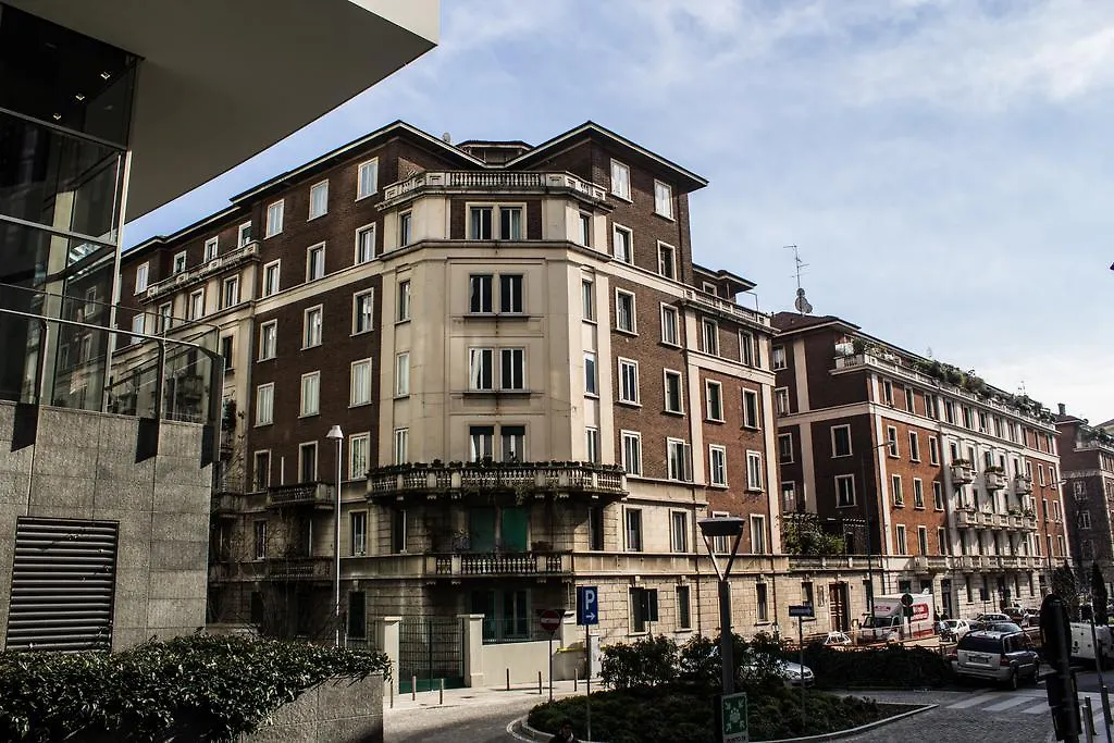 Gae Aulenti Apt Hotel Milan 0*,